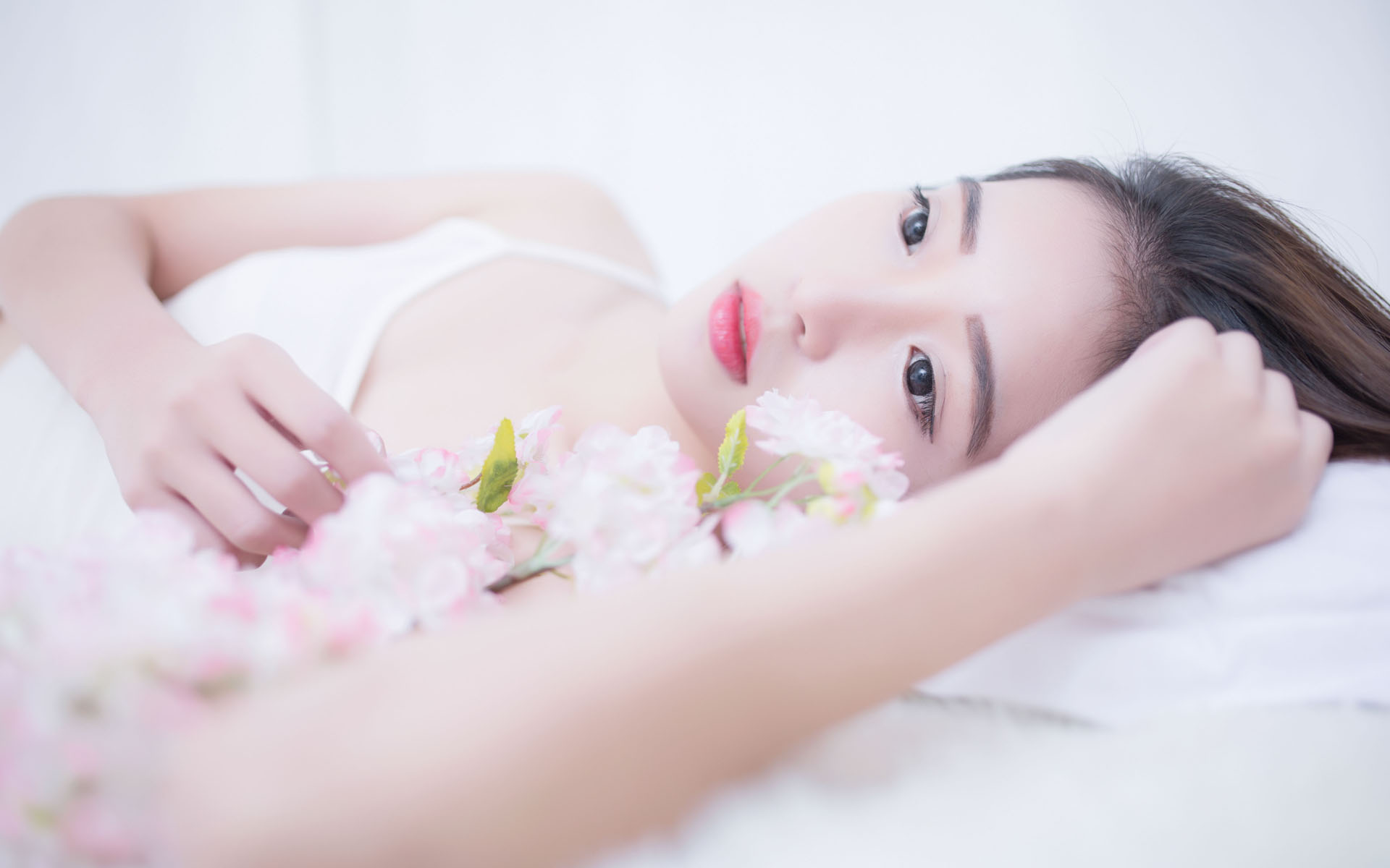 经历家暴后离婚，50岁脱口秀新人“房主任”出道